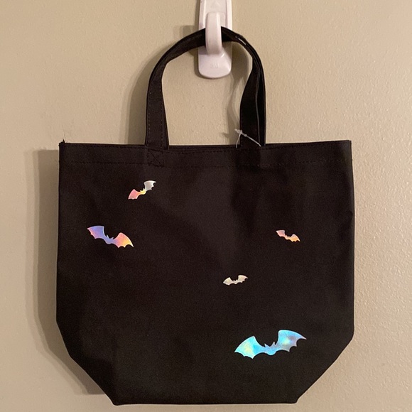 Bath & Body Works | Trick or Treat Glow Gift Bag NWT - Picture 4 of 5